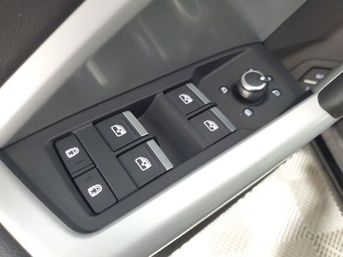 Used 2024 Audi Q3 2.0T Premium w/ Convenience Package image 20