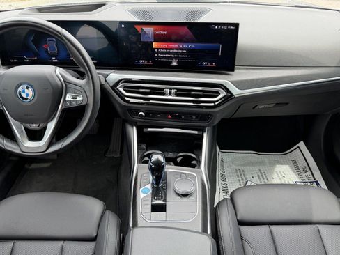 Used 2023 BMW i4 eDrive35 w/ Premium Package RWD image 15