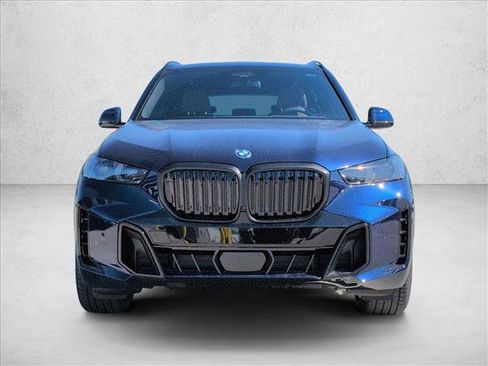 New 2026 BMW X5 xDrive50e image 6