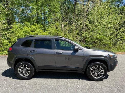 Used 2020 Jeep Cherokee Trailhawk AWD/4WD image 5