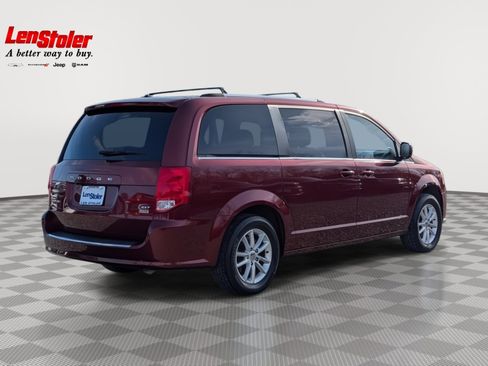 Used 2019 Dodge Grand Caravan SXT image 5