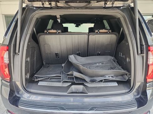 Certified 2025 GMC Yukon Denali Ultimate w/ LPO, Floor Liner Package AWD/4WD image 26