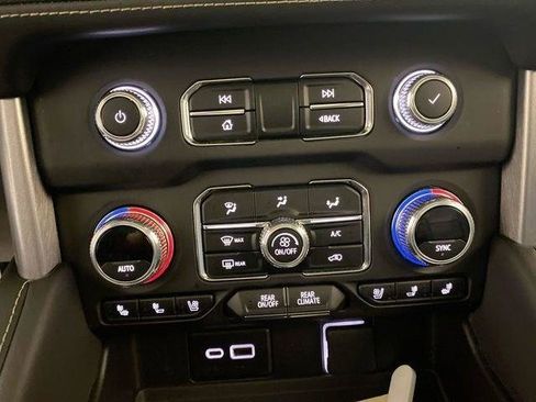 Used 2023 GMC Yukon SLT w/ SLT Premium Package AWD/4WD image 45
