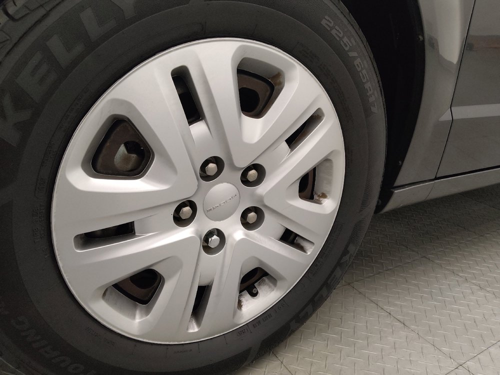 Used 2019 Dodge Grand Caravan SE FWD image 31