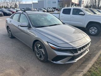 Used 2024 Hyundai Elantra SEL w/ Convenience Package video 2