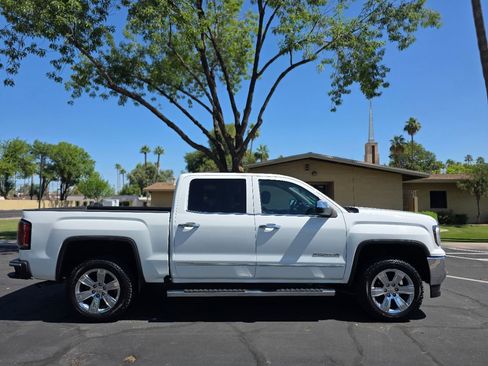 Used 2018 GMC Sierra 1500 SLT image 3