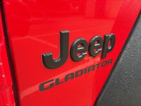 Used 2020 Jeep Gladiator Sport w/ Quick Order Package 24S AWD/4WD image 10