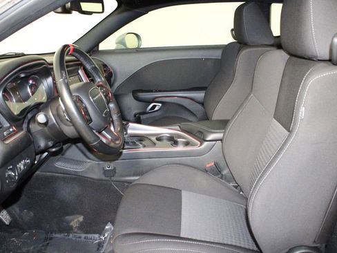 Used 2022 Dodge Challenger R/T image 8