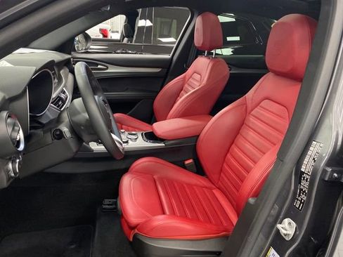 Used 2024 Alfa Romeo Stelvio Ti w/ Performance Driving Package image 17