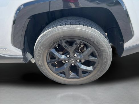 Certified 2023 Toyota RAV4 LE AWD/4WD image 33