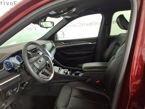 Used 2024 Jeep Grand Cherokee L Limited image 12