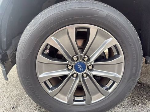 Used 2018 Ford F150 Lariat w/ Equipment Group 502A Luxury AWD/4WD image 22