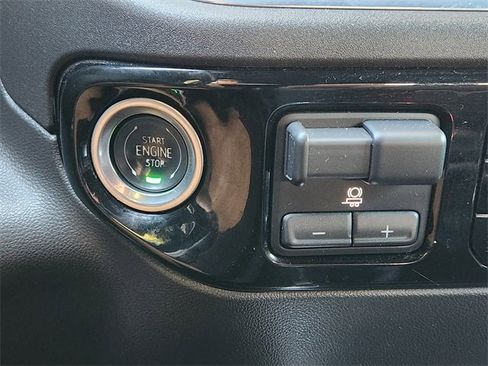 Used 2024 Chevrolet Silverado 1500 High Country w/ Technology Package image 22