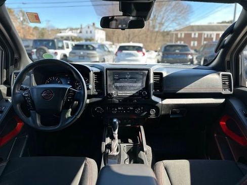 Used 2024 Nissan Frontier PRO-4X w/ Technology Package image 17