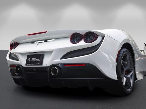 Used 2021 Ferrari F8 Tributo RWD image 16