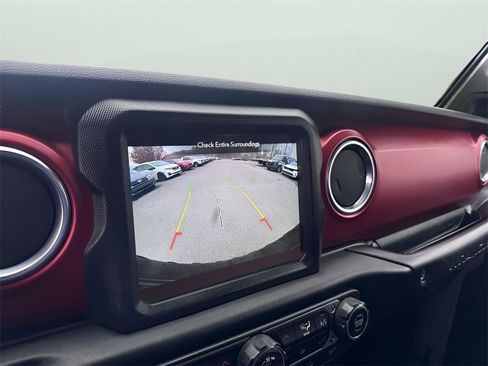 Used 2018 Jeep Wrangler Unlimited Rubicon image 25