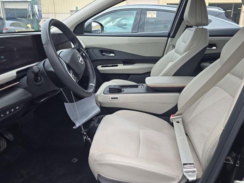 Used 2023 Nissan Ariya AWD image 4