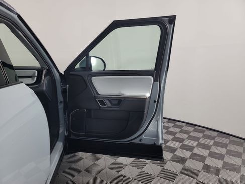 Used 2024 Rivian R1S Adventure AWD/4WD image 18