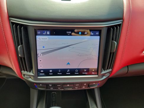 Used 2022 Maserati Levante GT AWD/4WD image 36