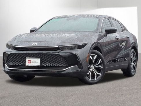 Certified 2023 Toyota Crown Limited image 1