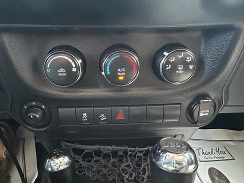 Used 2014 Jeep Wrangler Unlimited Sport w/ Quick Order Package 24S AWD/4WD image 24