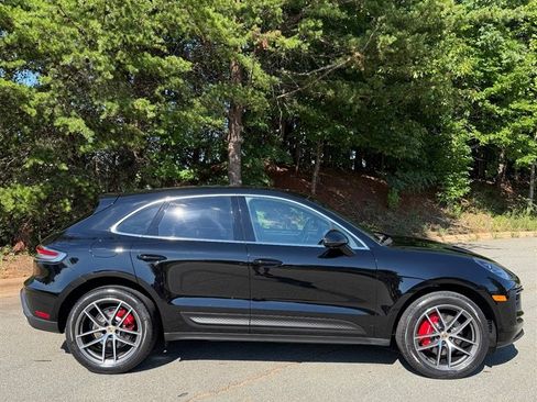 Used 2023 Porsche Macan S AWD/4WD image 9