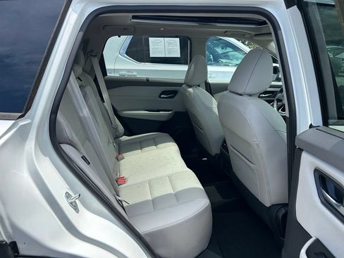 Certified 2021 Nissan Rogue SV w/ Premium Package FWD image 44