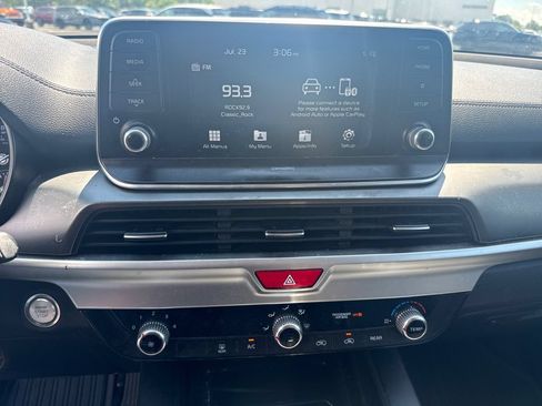 Used 2020 Kia Telluride LX FWD image 24