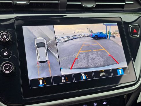 Used 2022 Chevrolet Bolt EUV Premier FWD image 29