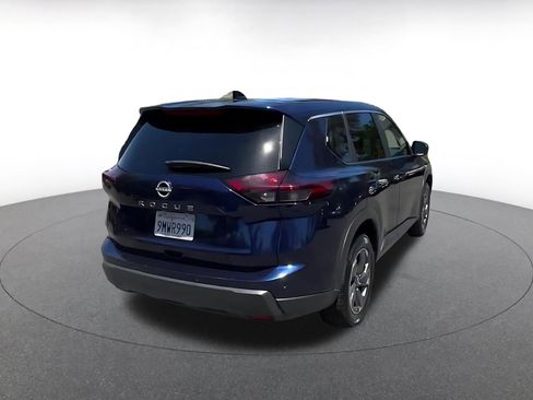 Used 2025 Nissan Rogue SV FWD image 14