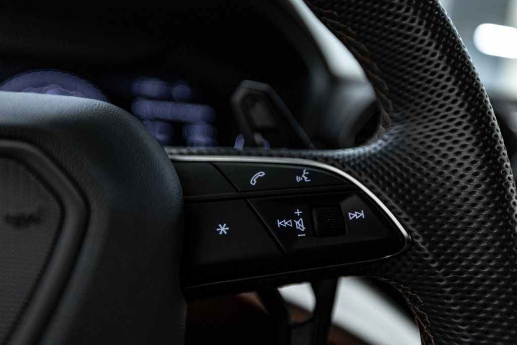 Used 2021 Lamborghini Urus AWD/4WD image 49
