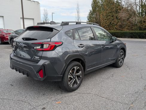 Used 2024 Subaru Crosstrek 2.0i Premium image 3