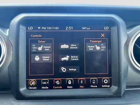 Used 2022 Jeep Wrangler Unlimited Sahara w/ Cold Weather Group AWD/4WD image 22