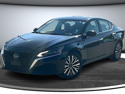 Used 2023 Nissan Altima 2.5 SV