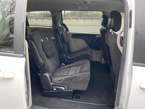 Used 2014 Dodge Grand Caravan SE w/ Quick Order Package 29E SE image 13
