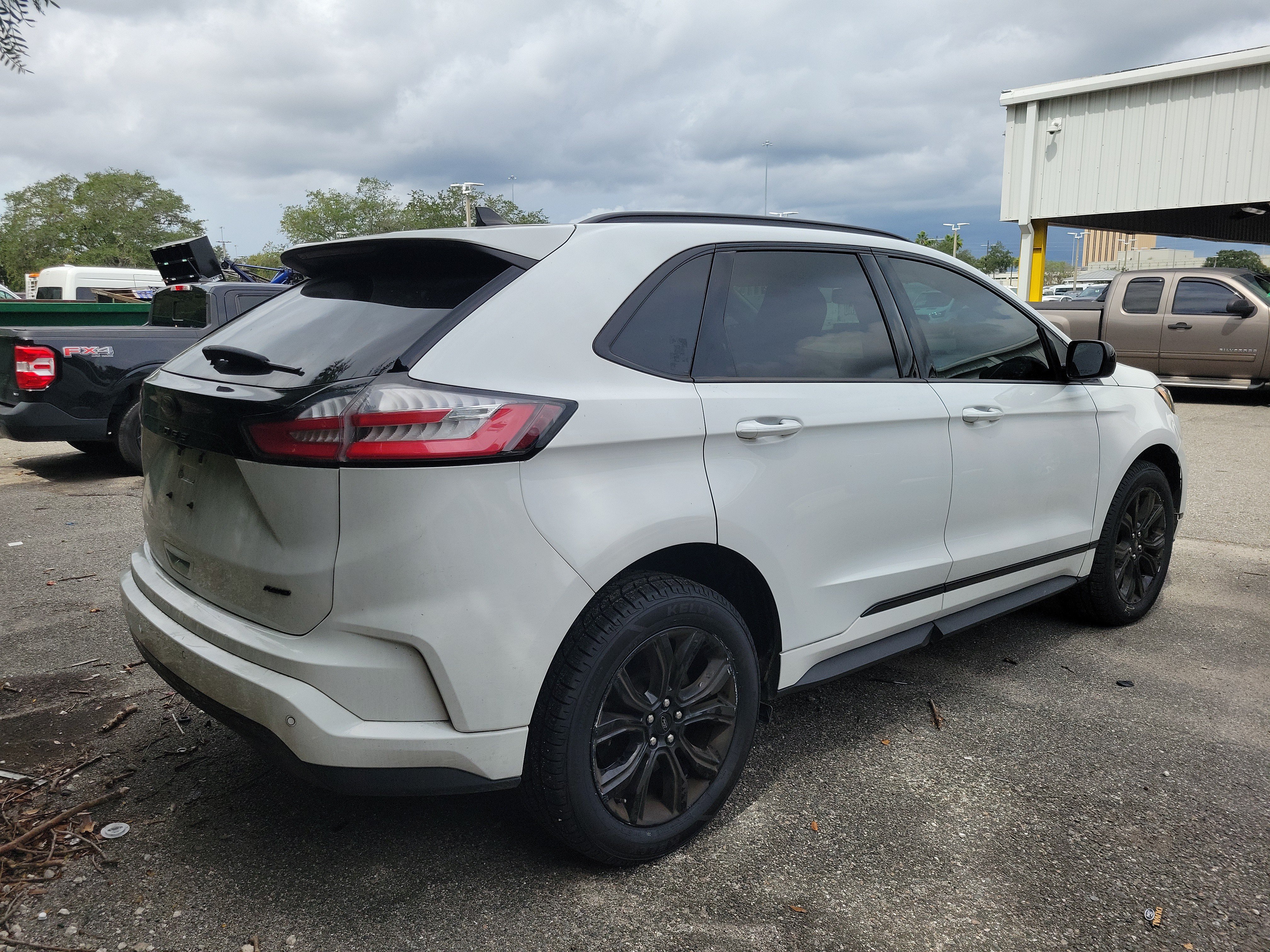 Used 2024 Ford Edge SE w/ Black Appearance Package AWD/4WD image 4