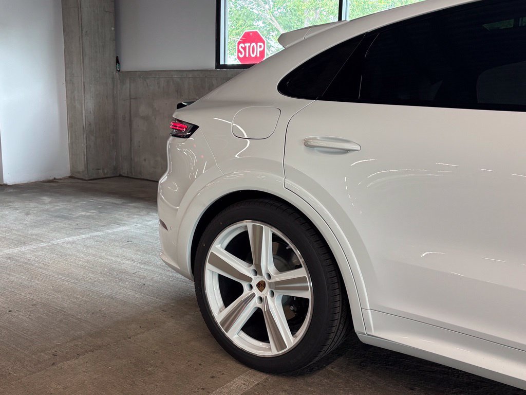 New 2026 Porsche Cayenne GTS AWD/4WD image 10