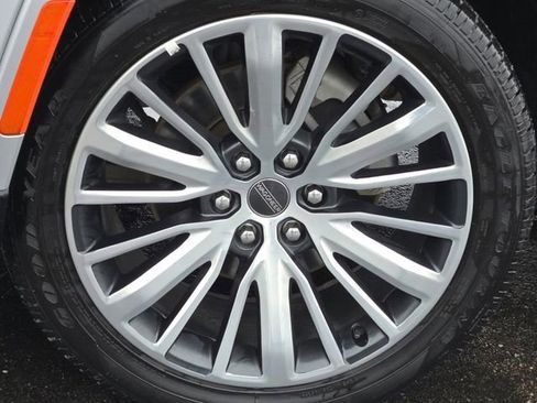 Used 2024 Jeep Grand Wagoneer L Series III image 11