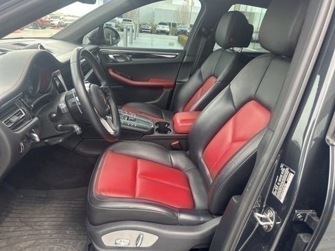 Used 2021 Porsche Macan S image 10