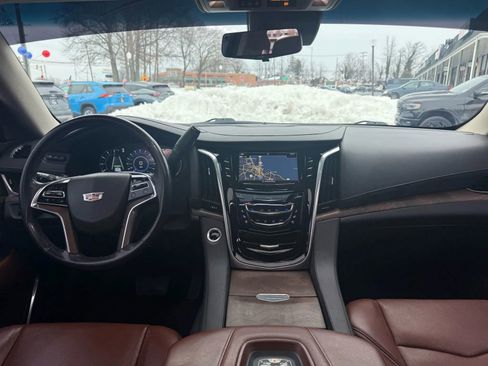 Used 2019 Cadillac Escalade Luxury image 43