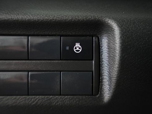 Used 2023 Nissan Kicks SR image 44