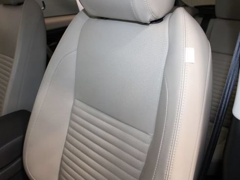 Used 2023 Land Rover Discovery Sport S AWD/4WD image 8