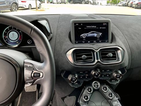 Used 2020 Aston Martin V8 Vantage Coupe RWD image 10