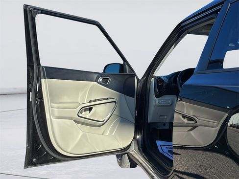 Used 2022 Kia Soul EX image 35