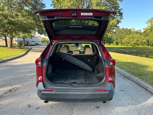 Used 2021 Toyota RAV4 XLE Premium FWD image 11
