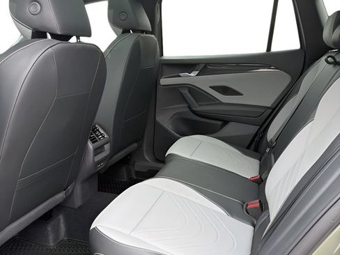 New 2026 Volkswagen Tiguan SE R-Line AWD/4WD image 11