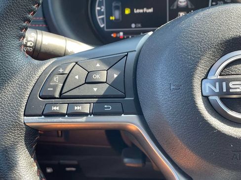 Used 2023 Nissan Kicks SR w/ SR Premium Package FWD image 23