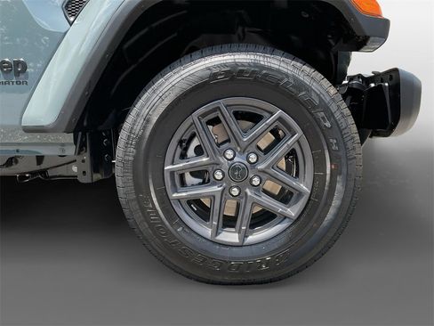 New 2025 Jeep Gladiator Sport image 8