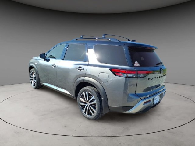 Certified 2024 Nissan Pathfinder Platinum AWD/4WD image 13