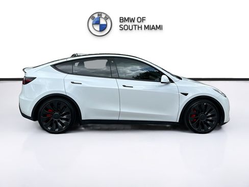 Used 2023 Tesla Model Y Performance image 8